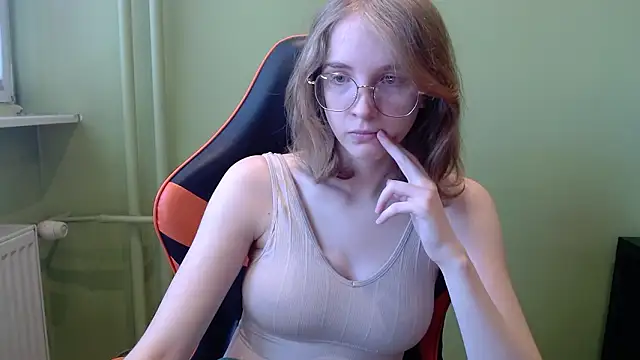 juicyPenny online show from March 28, 2:07 pm