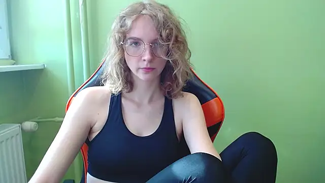 juicyPenny online show from March 10, 7:23 am