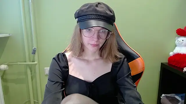 juicyPenny online show from February 25, 7:30 am