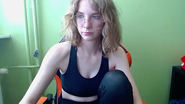 juicyPenny online show from March 17, 7:11 am