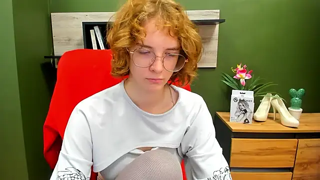 juicyPenny online show from September 17, 6:26 am