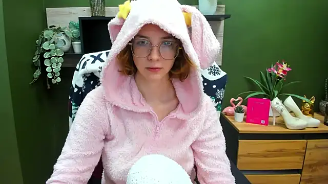 juicyPenny online show from October 30, 7:17 am