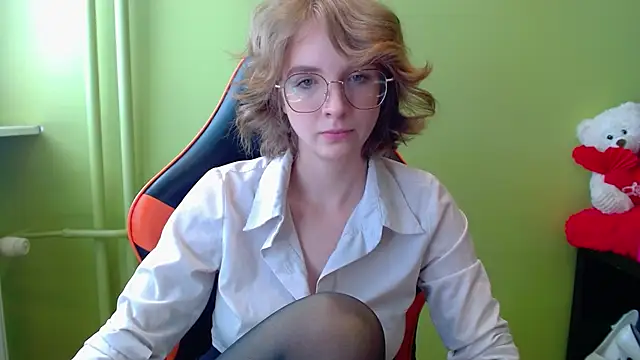 juicyPenny online show from April 24, 8:38 am