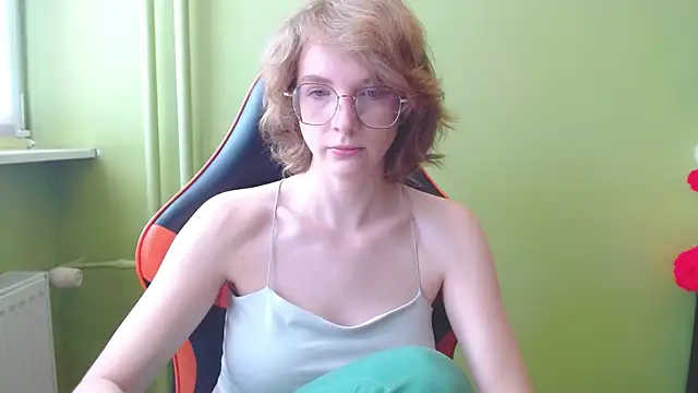 juicyPenny online show from April 28, 6:40 am