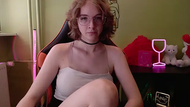 juicyPenny online show from May 26, 8:23 am