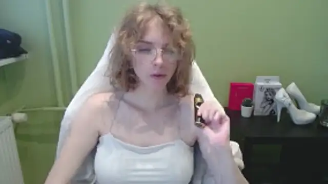 juicyPenny online show from November 29, 11:10 am