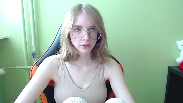 juicyPenny online show from March 3, 7:26 am