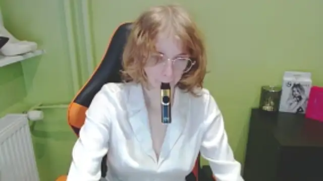 juicyPenny online show from December 15, 7:47 am