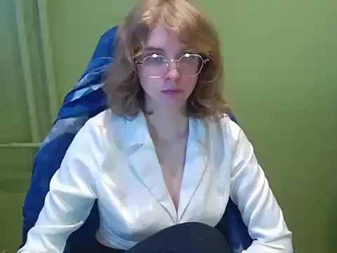 juicyPenny online show from January 7, 7:46 am