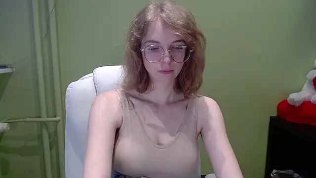 juicyPenny online show from February 12, 7:30 am