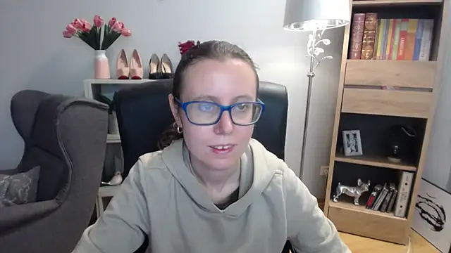 sweetxLizzy online show from November 18, 5:33 am