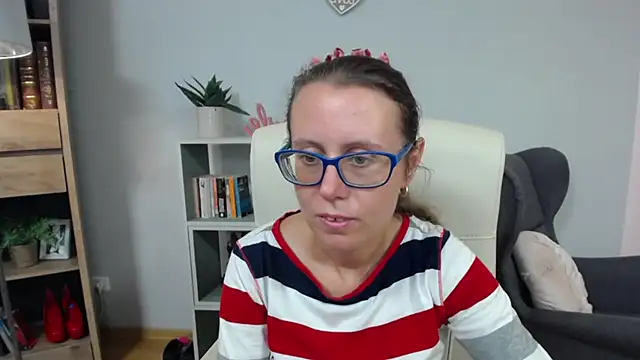 sweetxLizzy online show from July 6, 4:30 am