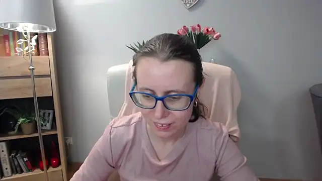 sweetxLizzy online show from April 3, 4:30 am