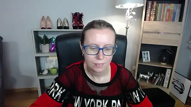 sweetxLizzy online show from November 3, 5:23 am