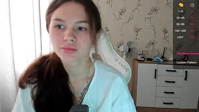 Snapshot of yourdreamm_ chatting on September 17, 8:05 am yourdreamm online show from September 17, 8:05 am