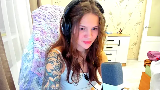 Snapshot of yourdreamm_ chatting on October 19, 2:53 pm yourdreamm online show from October 19, 2:53 pm