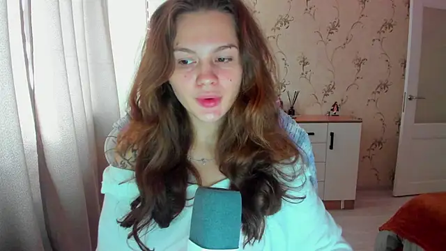 Snapshot of yourdreamm_ chatting on October 16, 7:05 am yourdreamm online show from October 16, 7:05 am