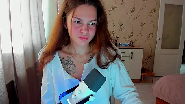 Snapshot of yourdreamm_ chatting on October 2, 7:12 am yourdreamm online show from October 2, 7:12 am