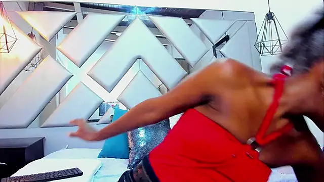 Lorenn Hill online show from November 20, 1:01 pm