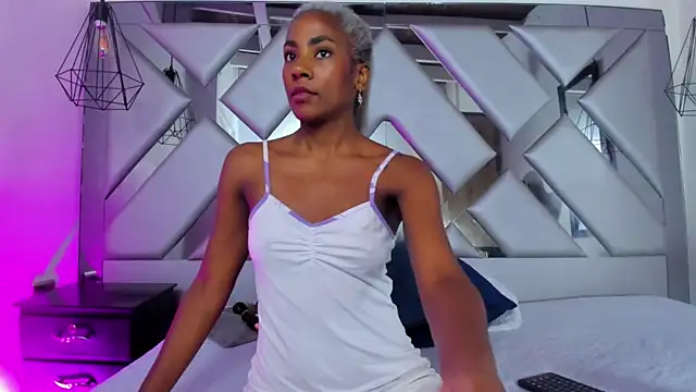 Lorenn Hill online show from October 25, 12:50 pm