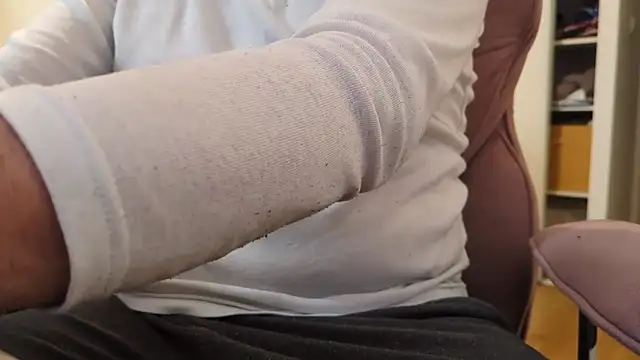 Snapshot of Jonpol74_ chatting on February 26, 1:11 pm Jonpol74 online show from February 26, 1:11 pm