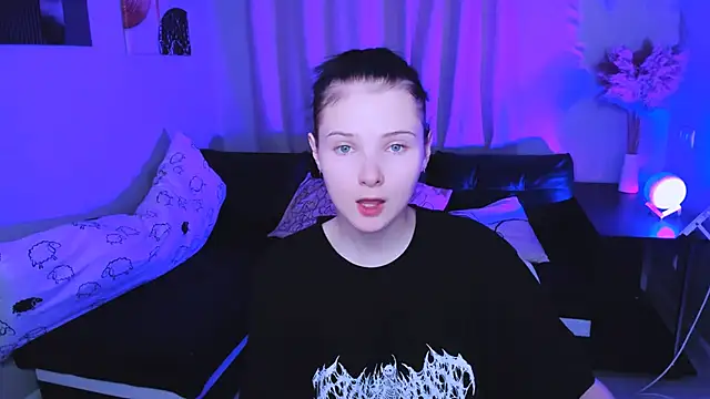 Snapshot of Leila_xxBaby chatting on November 27, 1:33 pm Leila xxBaby online show from November 27, 1:33 pm