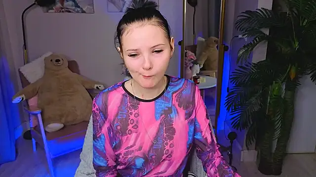 Snapshot of Leila_xxBaby chatting on November 7, 11:15 am Leila xxBaby online show from November 7, 11:15 am