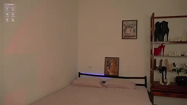 Olivia Faye online show from October 23, 6:39 pm