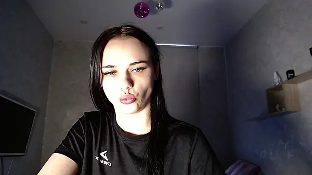 Snapshot of Kseni_a chatting on May 14, 10:56 am Kseni a online show from May 14, 10:56 am