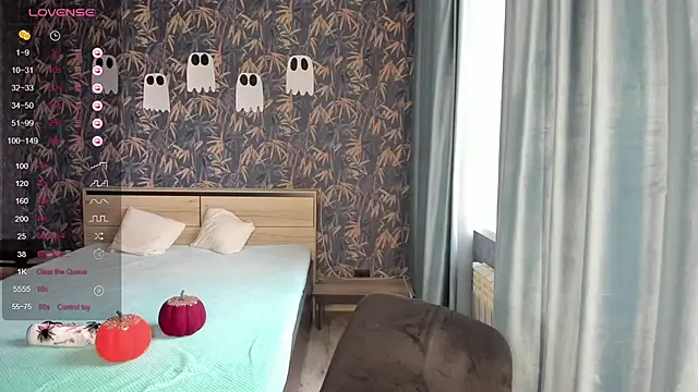 Snapshot of Kseni_a chatting on October 29, 8:57 am Kseni a online show from October 29, 8:57 am