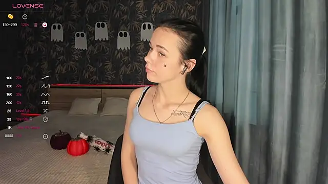 Snapshot of Kseni_a chatting on October 25, 10:47 am Kseni a online show from October 25, 10:47 am