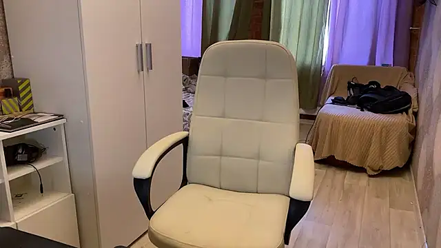 eleganc3 online show from March 28, 9:21 am