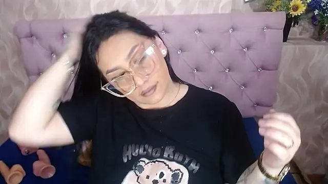 Snapshot of Naomi_Braunx chatting on November 19, 1:11 pm Naomi Braunx online show from November 19, 1:11 pm