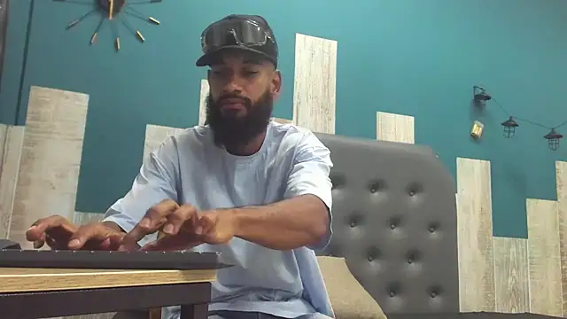 Damian Shakur online show from November 17, 12:20 pm