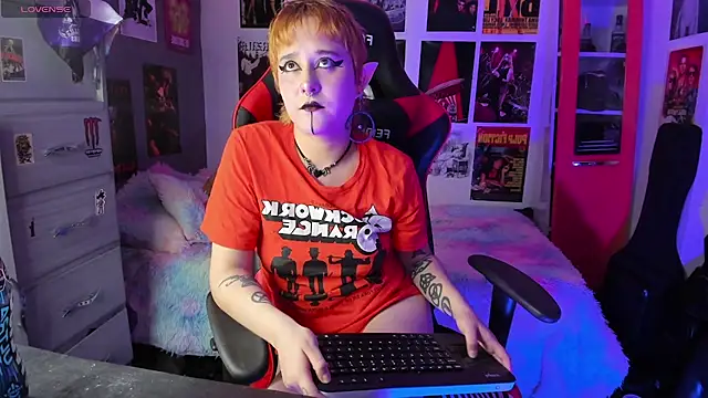 Snapshot of mistresscrowley666 chatting on October 3, 4:58 am mistresscrowley666 online show from October 3, 4:58 am