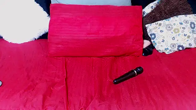 Snapshot of Violettx25 chatting on December 16, 5:00 am Violettx25 online show from December 16, 5:00 am