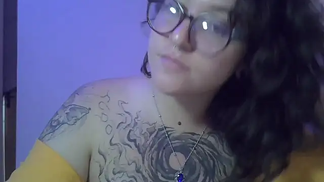 Snapshot of Blue_Liz chatting on September 8, 3:11 pm Blue Liz online show from September 8, 3:11 pm