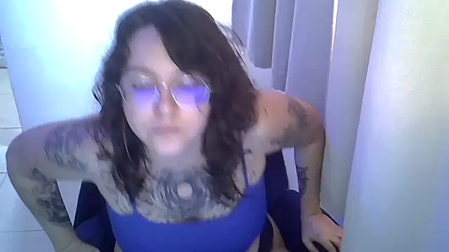 Snapshot of Blue_Liz chatting on October 9, 5:24 pm Blue Liz online show from October 9, 5:24 pm