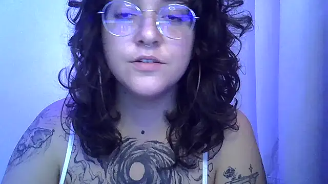 Snapshot of Blue_Liz chatting on October 2, 6:22 pm Blue Liz online show from October 2, 6:22 pm
