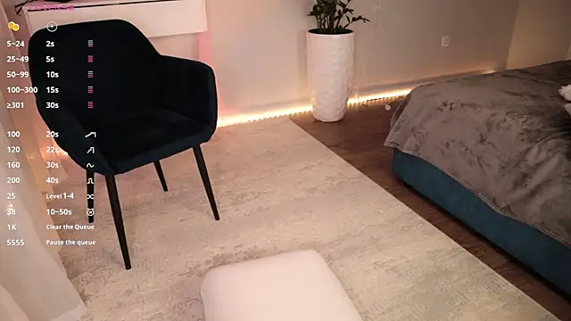 Katherinepinke online show from April 17, 7:49 pm