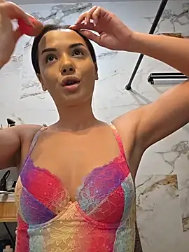 Snapshot of NaughtyChloe chatting on November 19, 5:07 am NaughtyChloe online show from November 19, 5:07 am