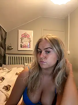 minidollxxx online show from October 17, 5:26 pm