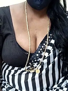 Snapshot of shobini chatting on January 6, 7:12 am shobini online show from January 6, 7:12 am