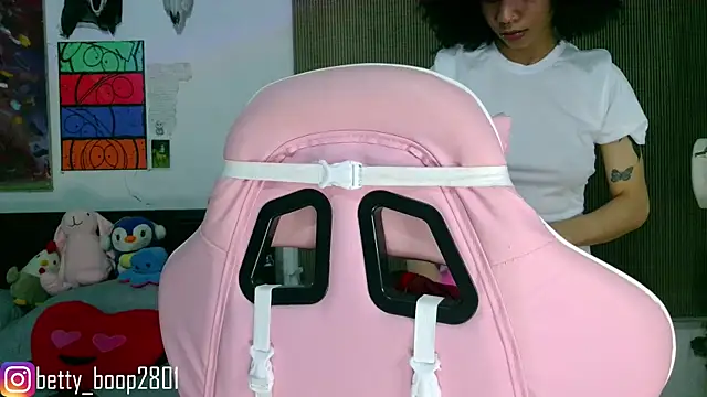 bettyboo2801 online show from May 8, 4:27 am