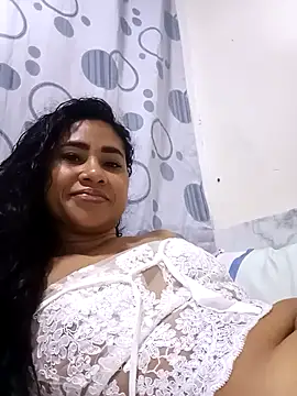 PERLA BLACK  online show from October 13, 10:50 am