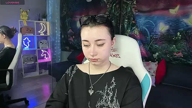 ClaraParks online show from February 7, 8:06 pm