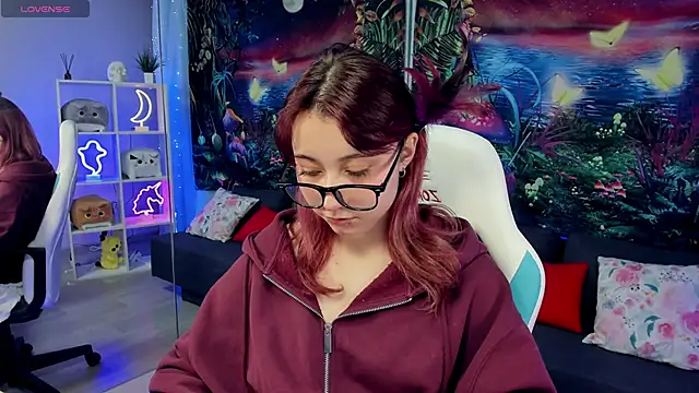 Snapshot of ClaraParks chatting on November 29, 8:42 pm ClaraParks online show from November 29, 8:42 pm