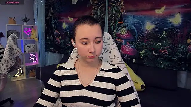 Snapshot of ClaraParks chatting on October 3, 6:20 pm ClaraParks online show from October 3, 6:20 pm