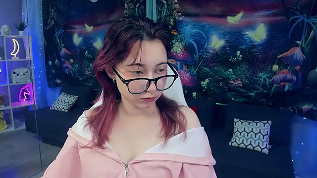 Snapshot of ClaraParks chatting on November 26, 6:41 pm ClaraParks online show from November 26, 6:41 pm