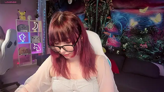 Snapshot of ClaraParks chatting on November 11, 7:52 pm ClaraParks online show from November 11, 7:52 pm